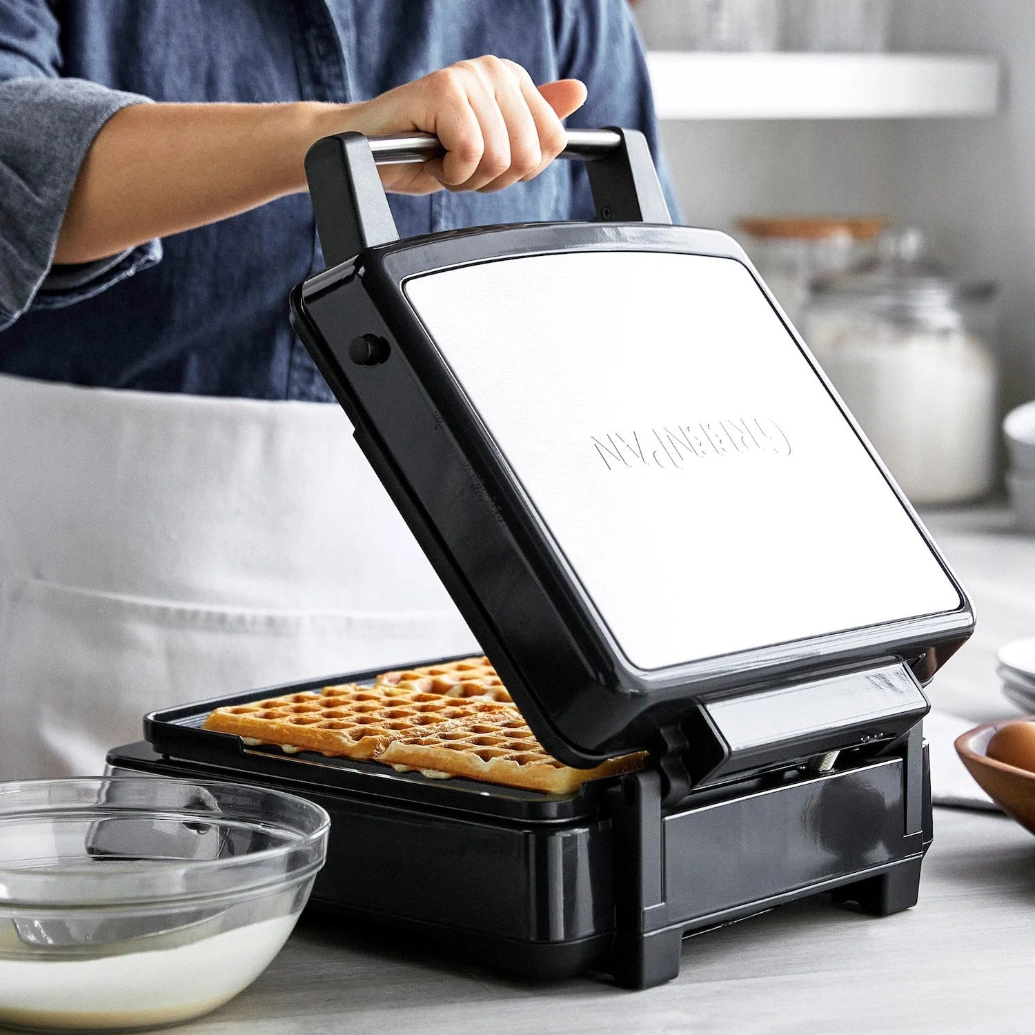 4-Square Waffle Maker V90090