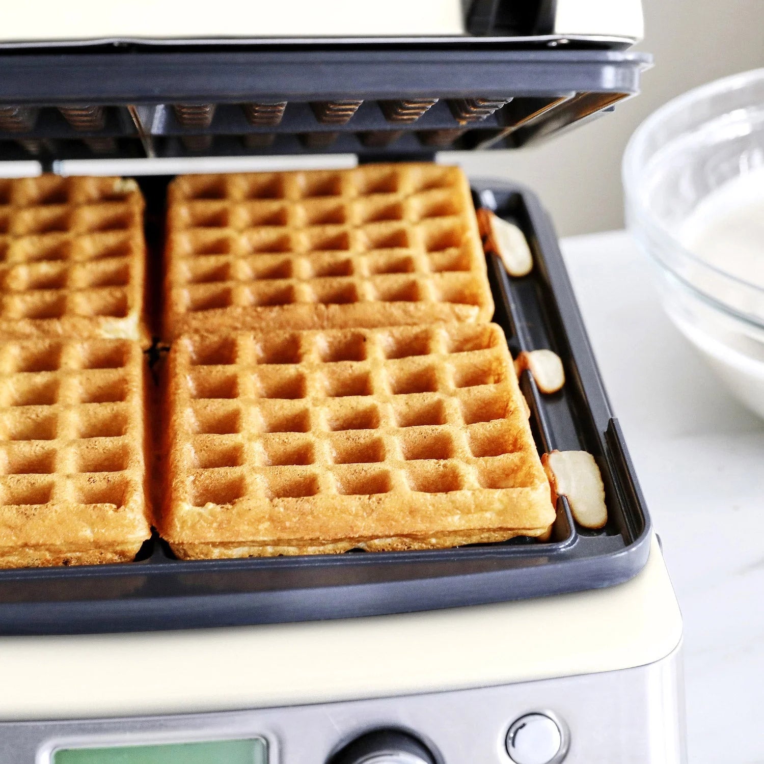 4-Square Waffle Maker V90090