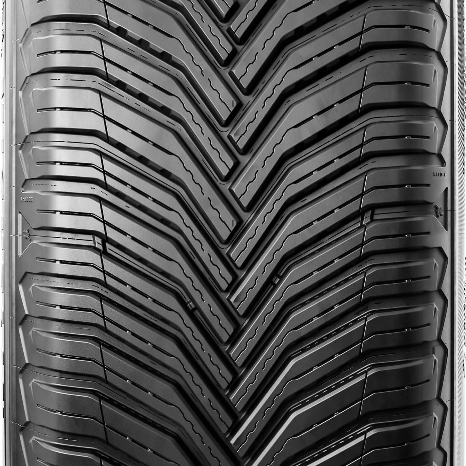 235/50R18 97V All-Season Car Tire D718601