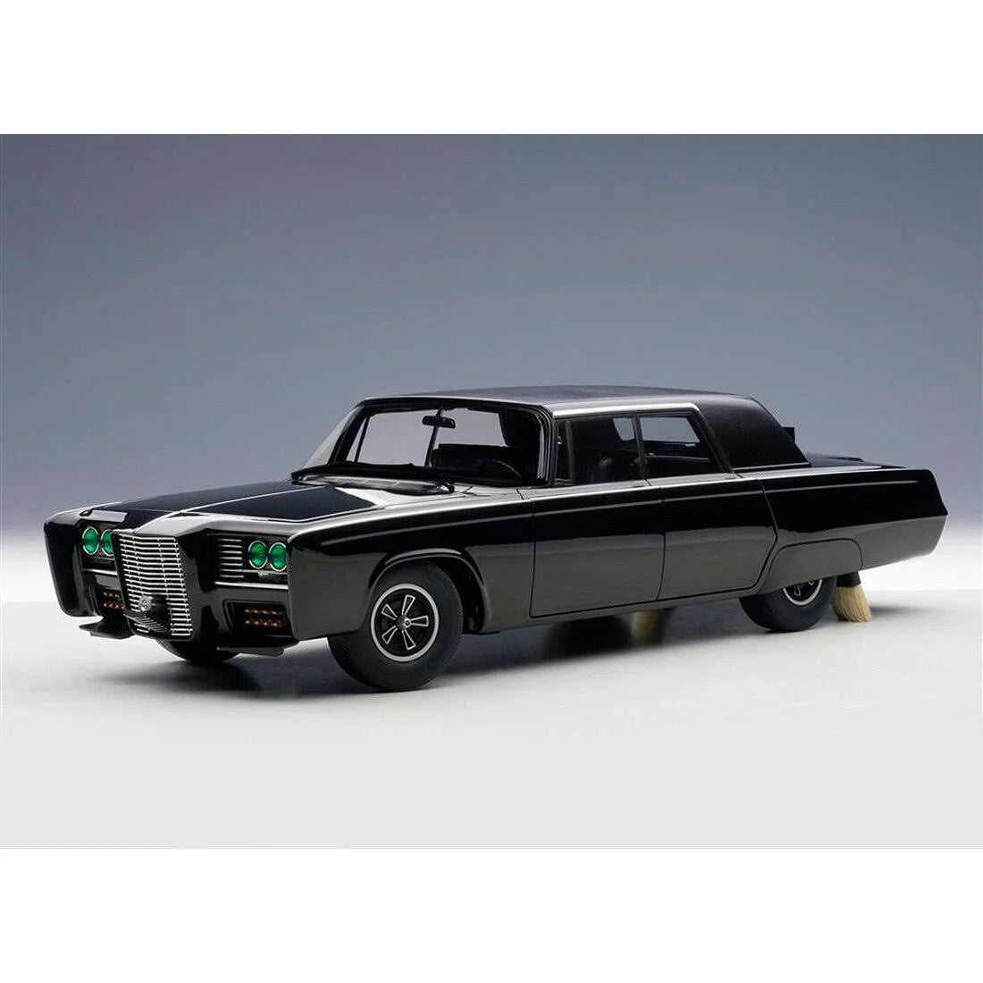 Black TV Series 1/18 Diecast Model Car S390572