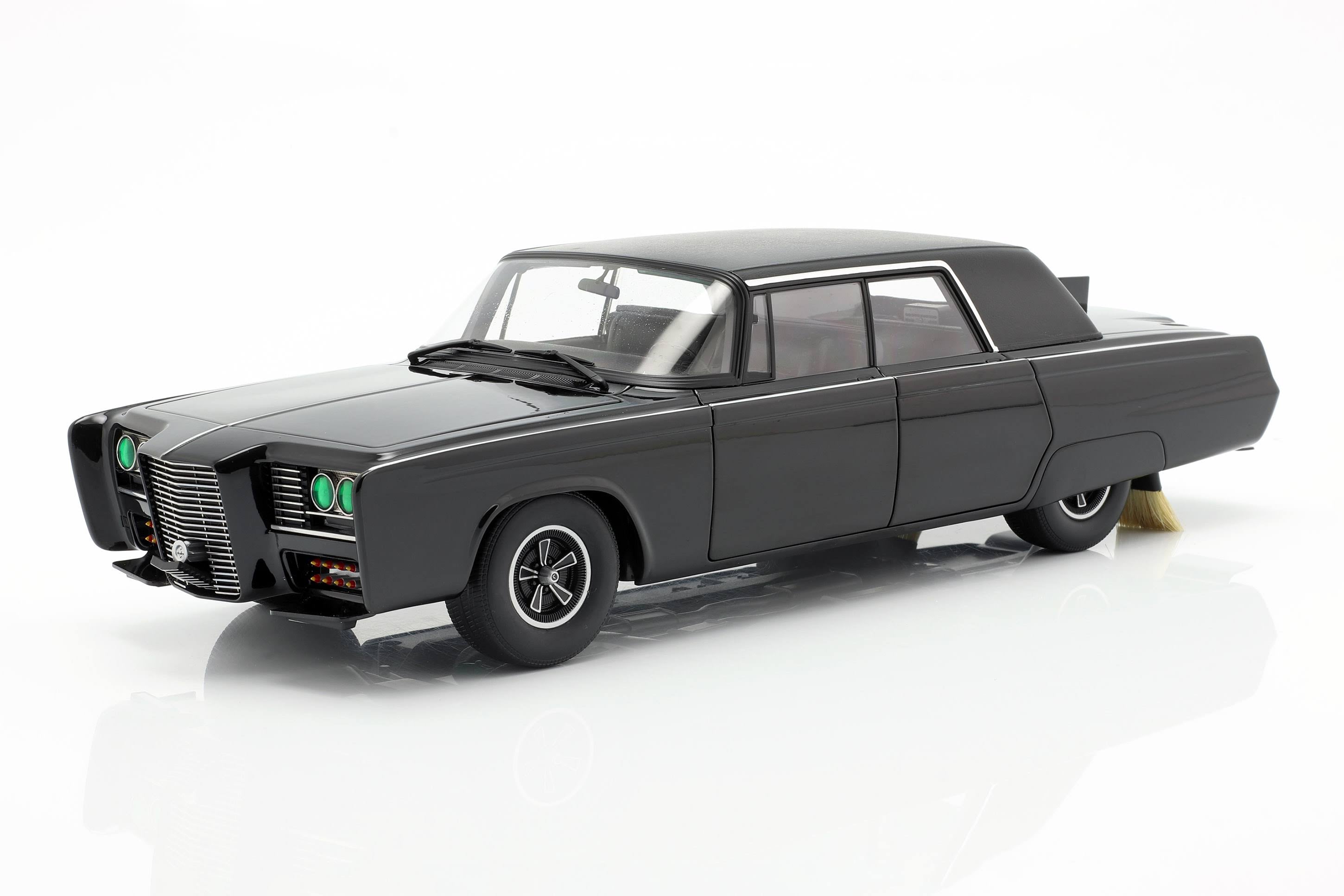 Black TV Series 1/18 Diecast Model Car S390572