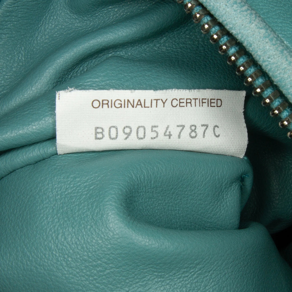 Pre-Owned Authenticated Blue Calf Leather Handbag D188
