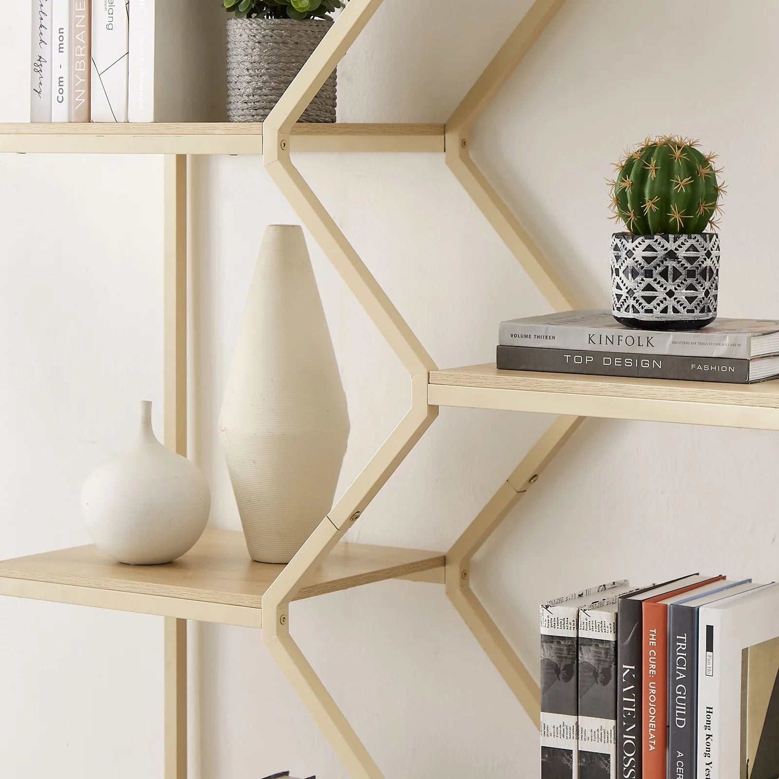 7 Tiers Rattan Bookcase with Doors O285331
