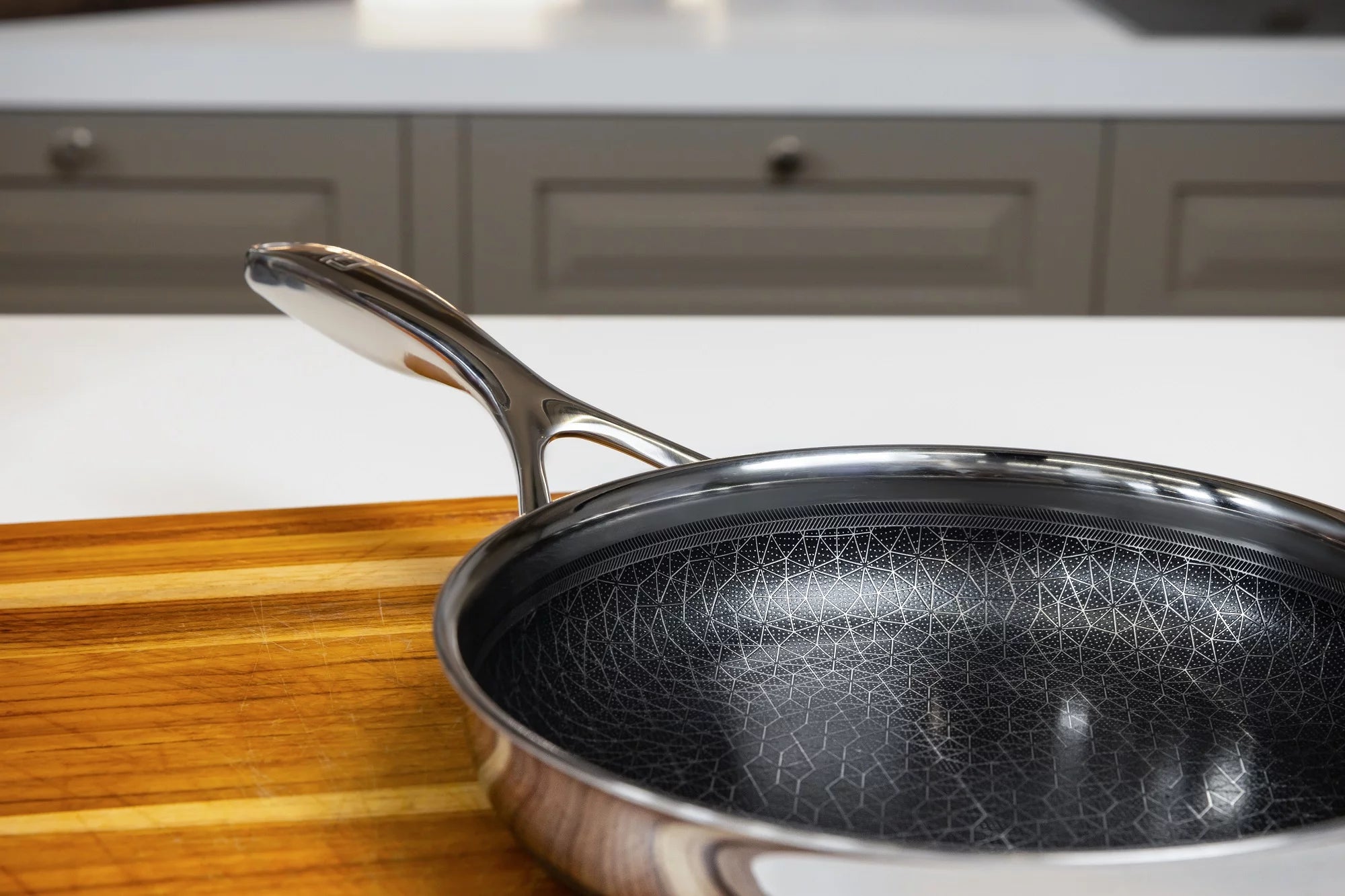 8” Hybrid Nonstick Frying Pan D990