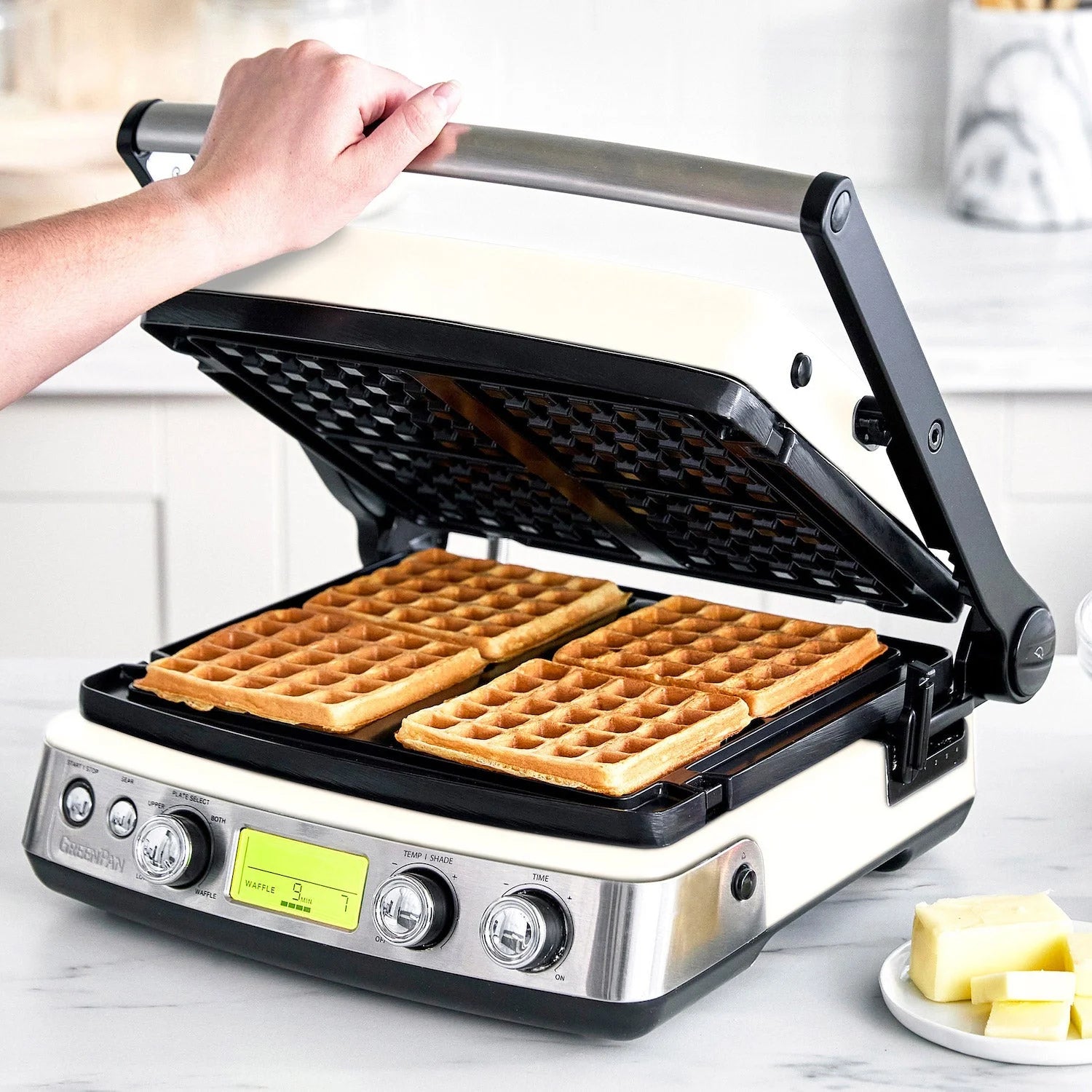 4-Square Waffle Maker V90090
