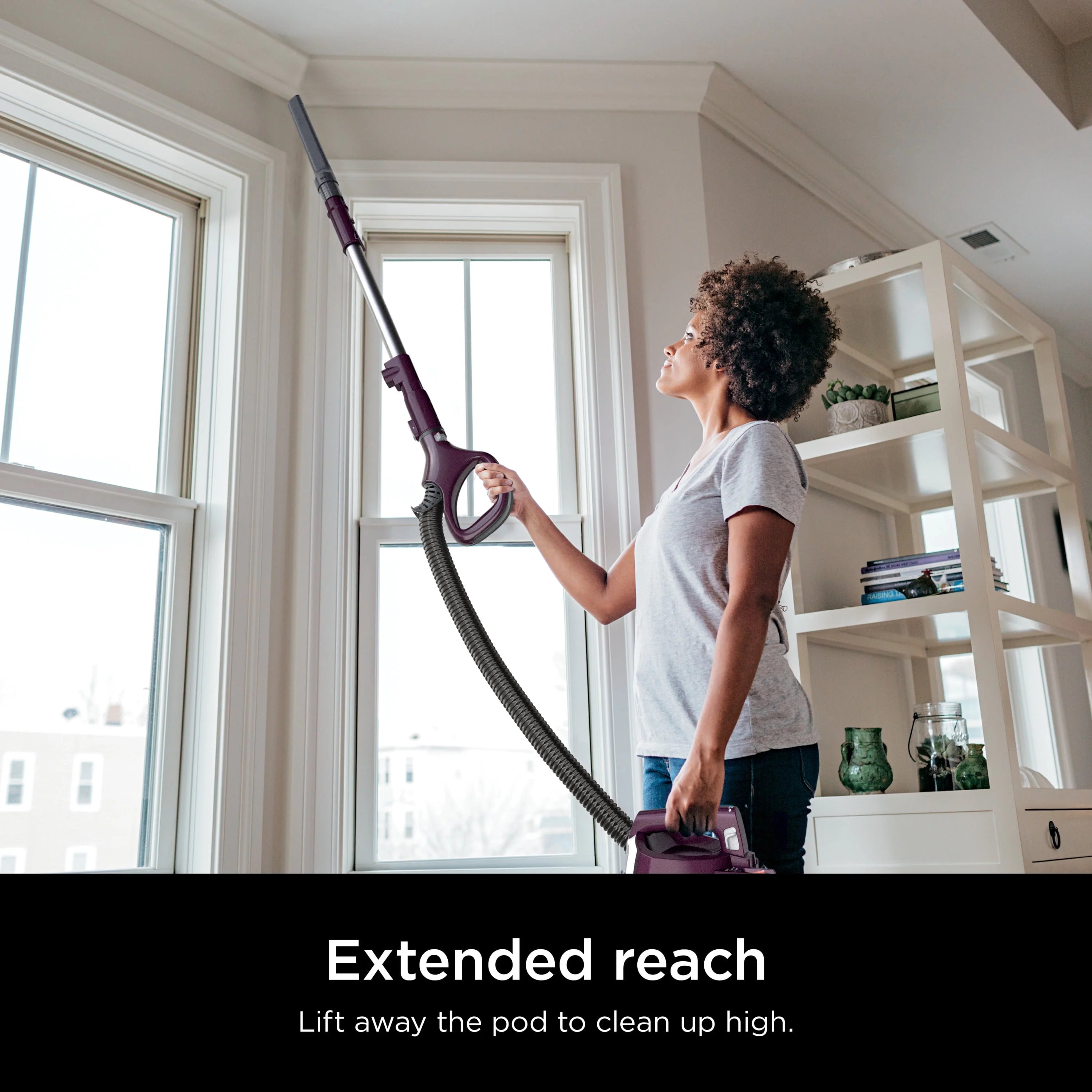 Upright Vacuum with Self-Cleaning Brushroll K8768