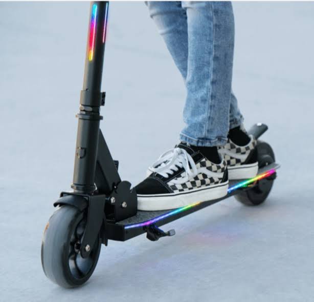 Black Label E100 Electric Scooter H744