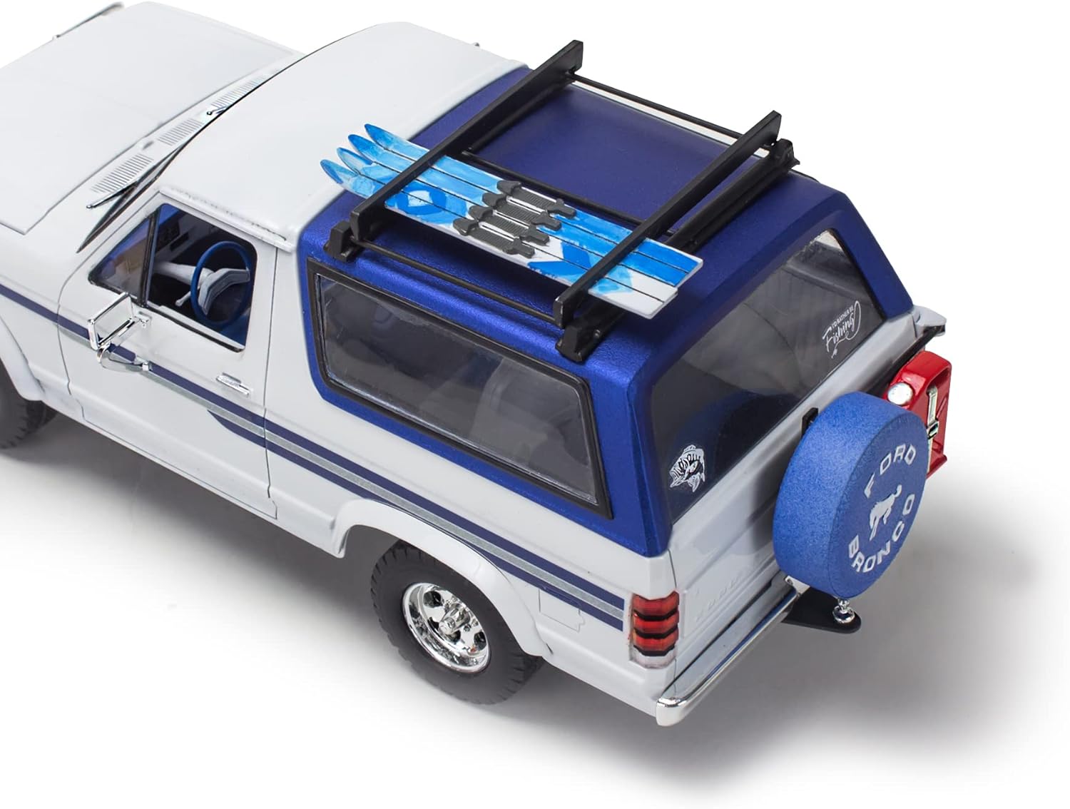 1:24 scale 157-Piece Model Truck Building Kit P403