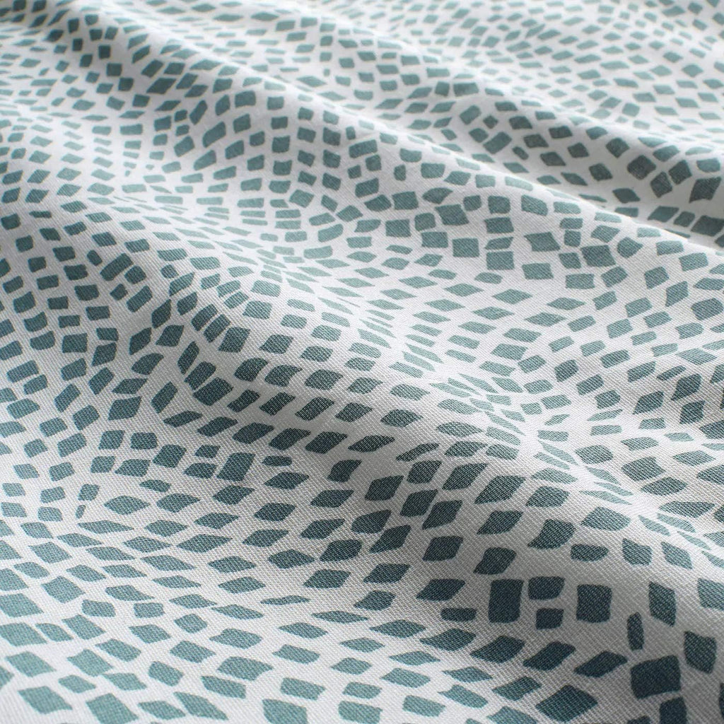 White/Blue Full/Queen Duvet Cover and Pillowcase(s) D1196