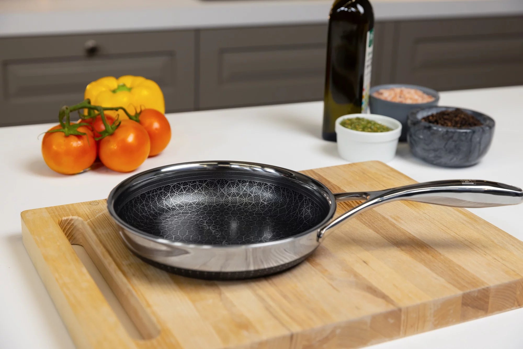 8” Hybrid Nonstick Frying Pan D990