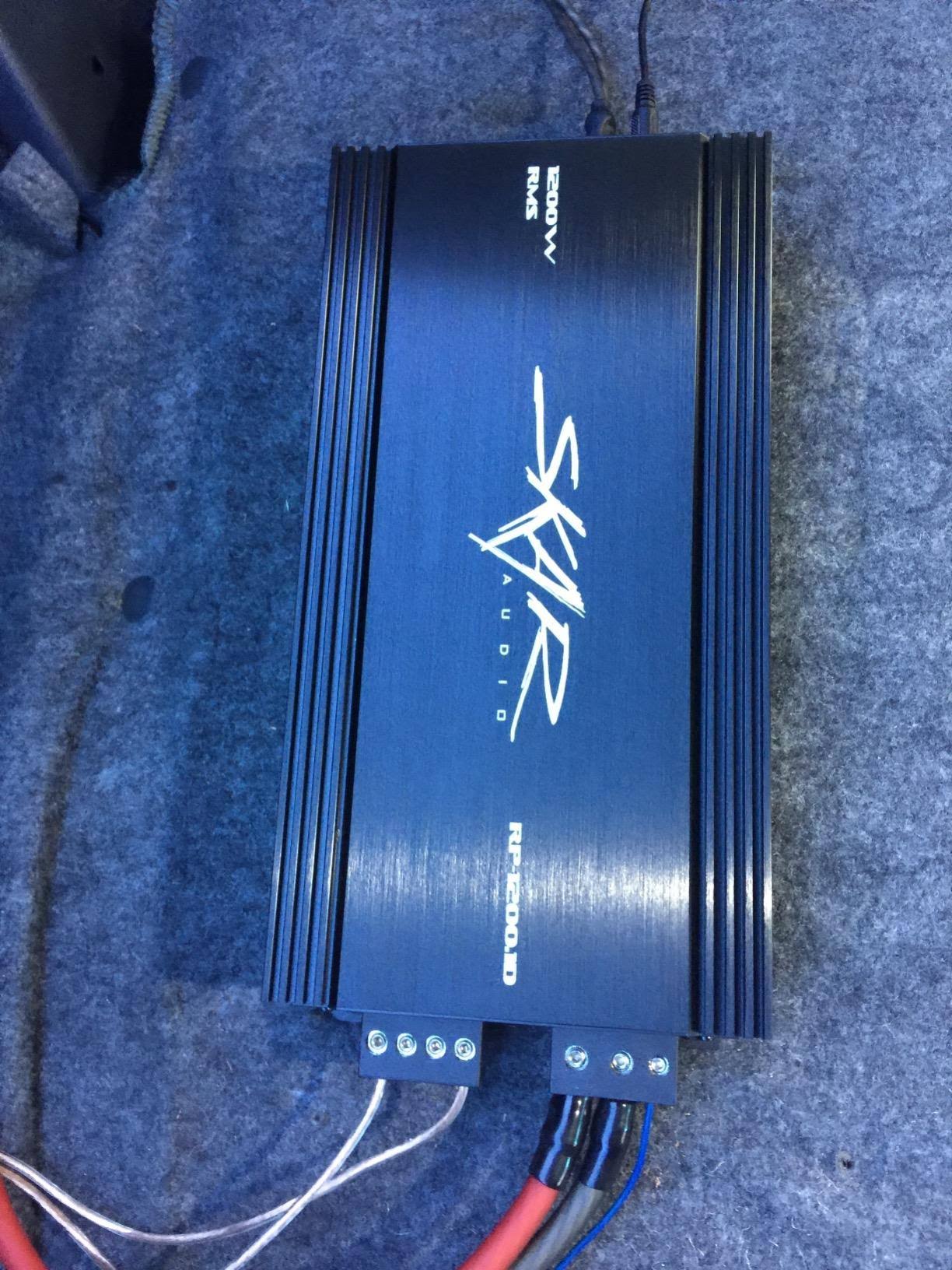 Monoblock 1200-Watt Class D Subwoofer Amplifier H373134