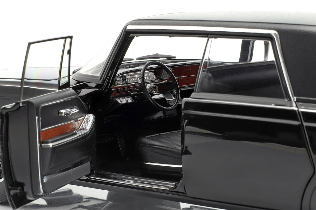 Black TV Series 1/18 Diecast Model Car S390572
