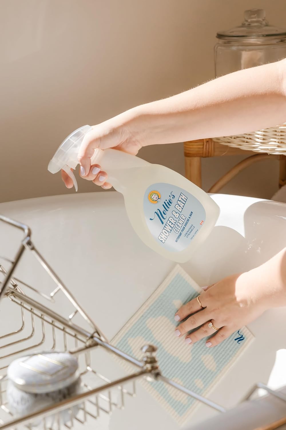 Plant-Based Bathroom Cleaner (24 fl oz.) A15404