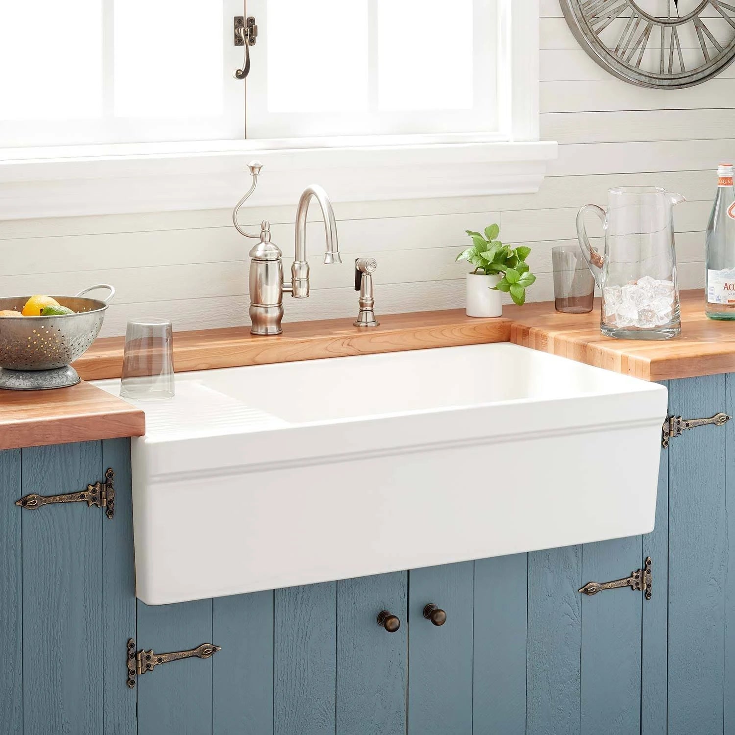 Fireclay Farmhouse Sink with Drainboard in Biscuit A467169